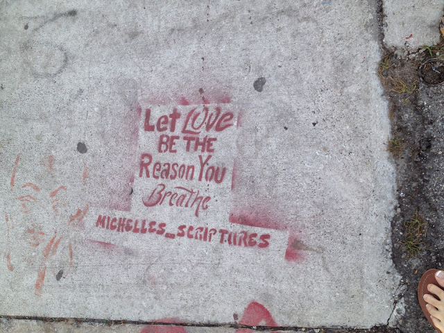 Graffiti, sidewalk art, art, stencil graffiti, Wynwood Miami, Miami, art district, Art Basel