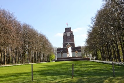 10_04_2014-15_33_10-1922Thiepval