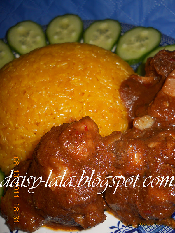 Daisy-lala: Pulut Kuning Microwave dan Rendang Ayam