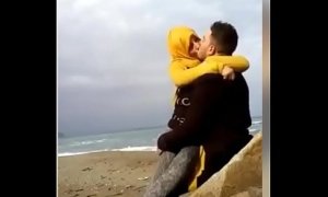 مغربية محجبة تمارس الجنس على الشاطئ
