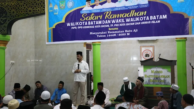Warga Sambut Hangat Rudi Saat Bersafari Ramadhan di Masjid Baiturrahman Buliang Batuaji