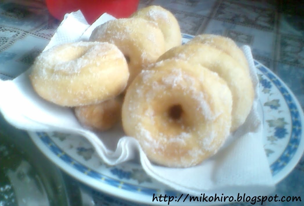 Danau kasih: kuih donut