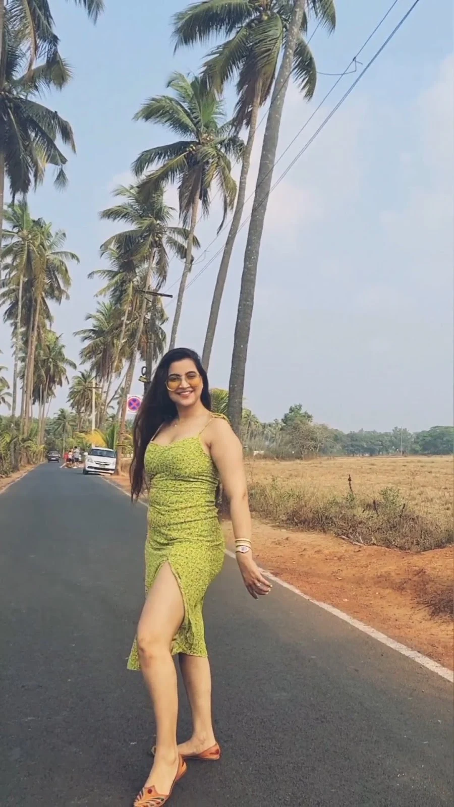 jolly bhatia curvy actress high slit dress