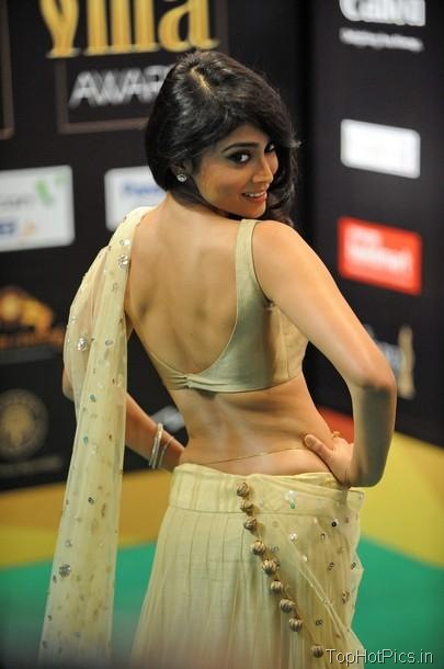 Shriya Saran Sexy in Saree on Ramp Pics 4