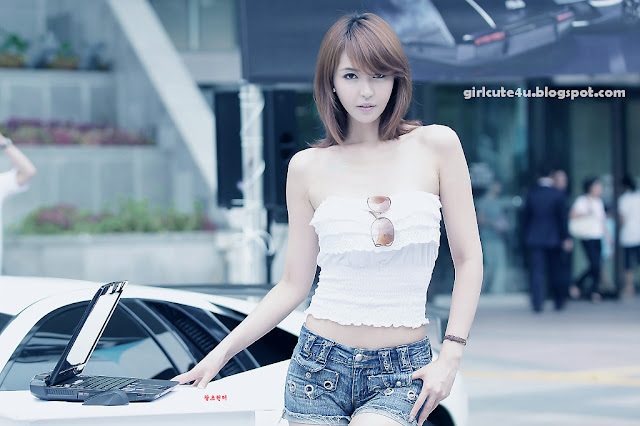 18 Kang Yui-ASUS Lamborghini VX7 Roadshow-very cute asian girl-girlcute4u.blogspot.com