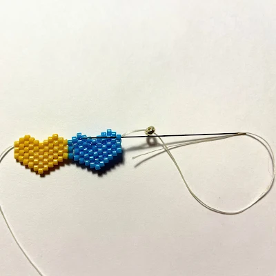 Double brick stitch heart pattern by Lisa Yang Jewelry
