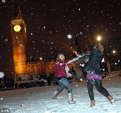 Snowfall in London Photo Gallery