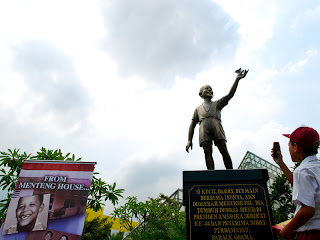Patung Barack Obama di Jakarta