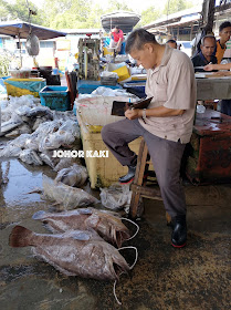 Pontian Wholesale Fish Market 