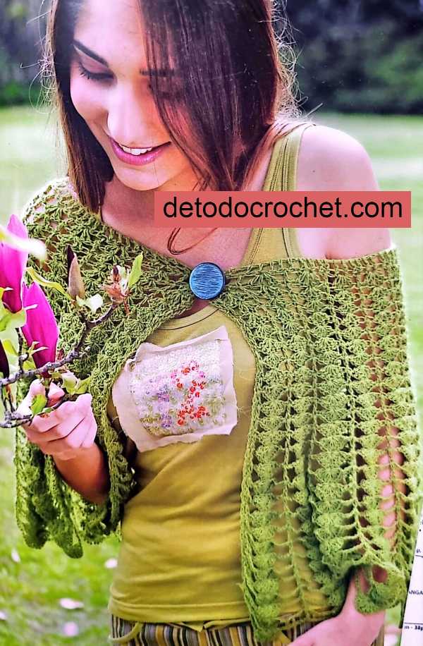 Capa-verde-tejida-a-crochet