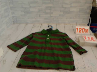 中古品　子供服　１２０ｃｍ　グリーン×ブラウン　ボーダー　長袖シャツ　１１０円