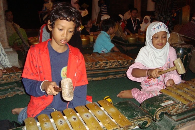 We Can Save Anak  Indonesia Main Gamelan  di Abu Dhabi