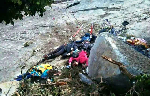 Perjalanan Turun Dari Gunung Kinabalu 9 GAMBAR Mayat 