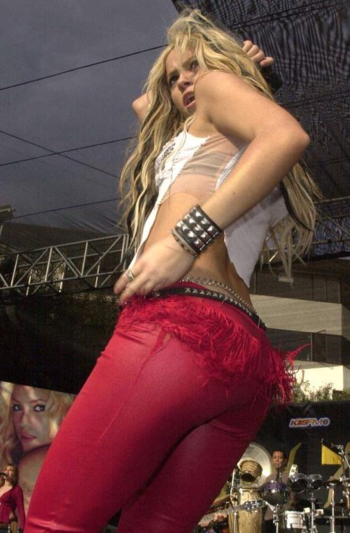 shakira hot or not photos