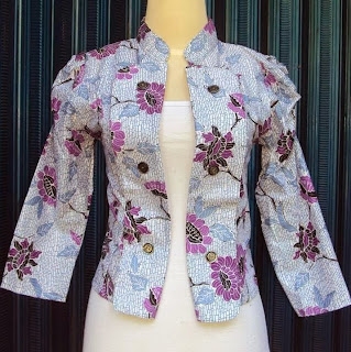 Foto Model Baju Batik Semi Blazer