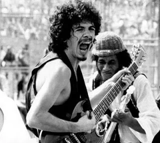  Músico y guitarrista mejicano (nacido en Jalisco 1947) y estadounidense