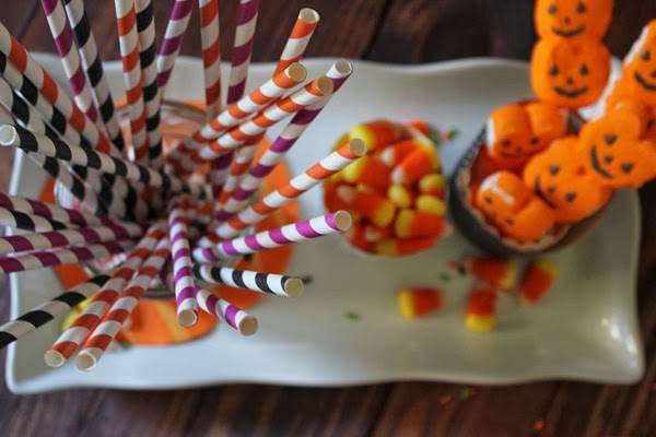 Last Minute Halloween Ghost Cupcake Toppers - Halloween Dessert Table