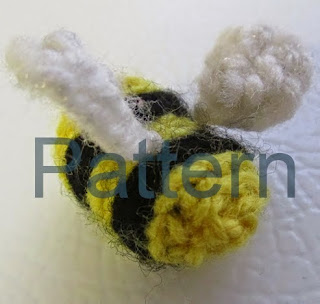 http://translate.google.es/translate?hl=es&sl=en&tl=es&u=http%3A%2F%2Fcrochetqueen.deviantart.com%2Fart%2FMiniature-Bee-Pattern-482997052