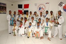 INSTITUTO ACADEMICO DE TAE KWAN DO GANA 47 MEDALLAS DE ORO EN CAMPEONATO