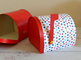 Esselle Crafts: Pringles Tube Mailbox
