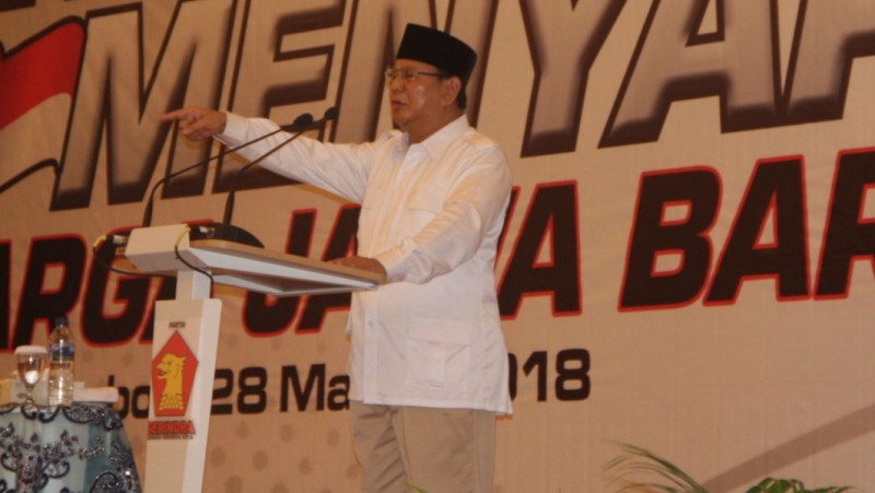 Prabowo saat berpidato di Cirebon