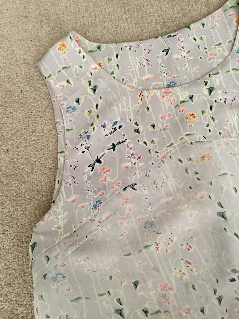 Diary of a Chain Stitcher: Liberty Spring Silhouette Print Silk Crepe de Chine Papercut Patterns Moana Top