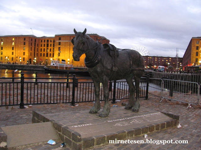 Памятник рабочим лошадям Ливерпуля