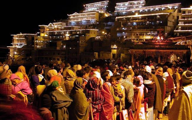 Experience Spirituality with Vaishno Devi Darshan