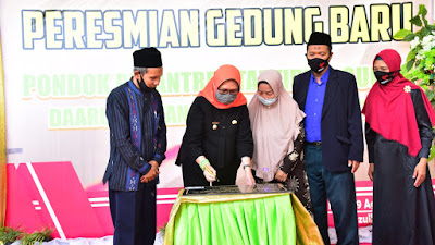  Bundah Indah Meresmikan PPTQ Daarul Qur'an.