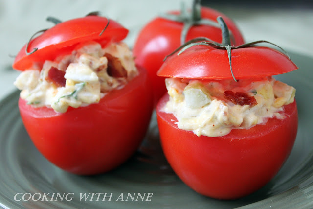 Bacon and Egg Stuffed Tomatoes