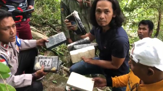 8 Kilogram Kokain Tak Bertuan Ditemukan di Hutan Anambas