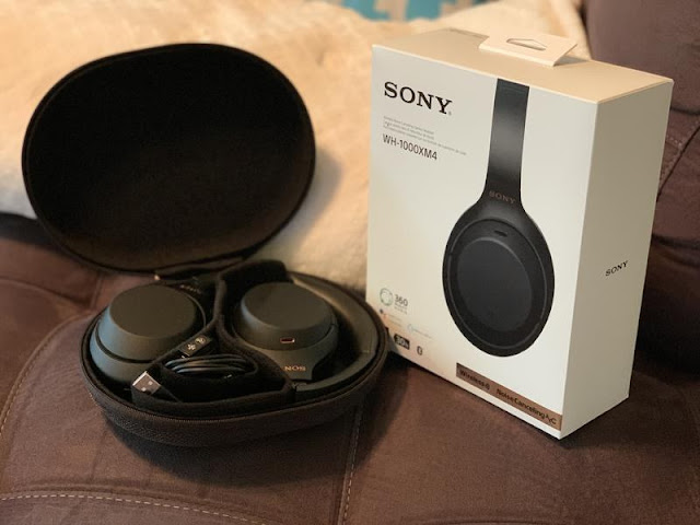 Sony WH-1000XM4 retail box side