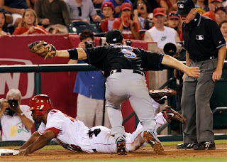 Wright tags out Torii Hunter to end a crazy double play