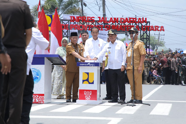 Wakili Bupati Asahan, Sekda John Hardi Dampingi Presiden Jokowi Resmikan Jalan Inpres