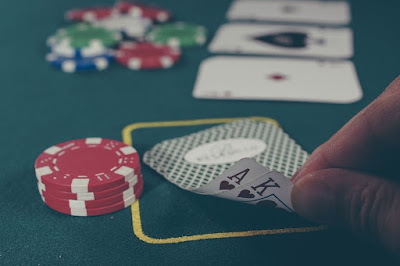 Poker är en av
de populäraste kortspelen