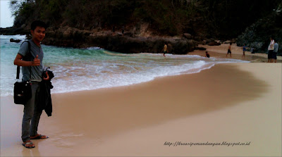 Teluk Ijo Adalah Salah Datu Wisata Pantai Yang Menarik Dan Menawan