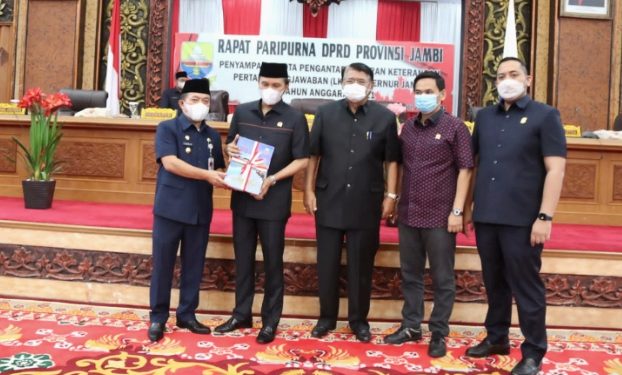 Gubernur Al Haris Sampaikan Nota Pengantar LKPJ TA 2021