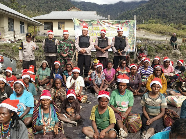 Anggota TNI Polri Rayakan Natal Bersama Masyarakat 4 Distrik di Kabupaten Nduga