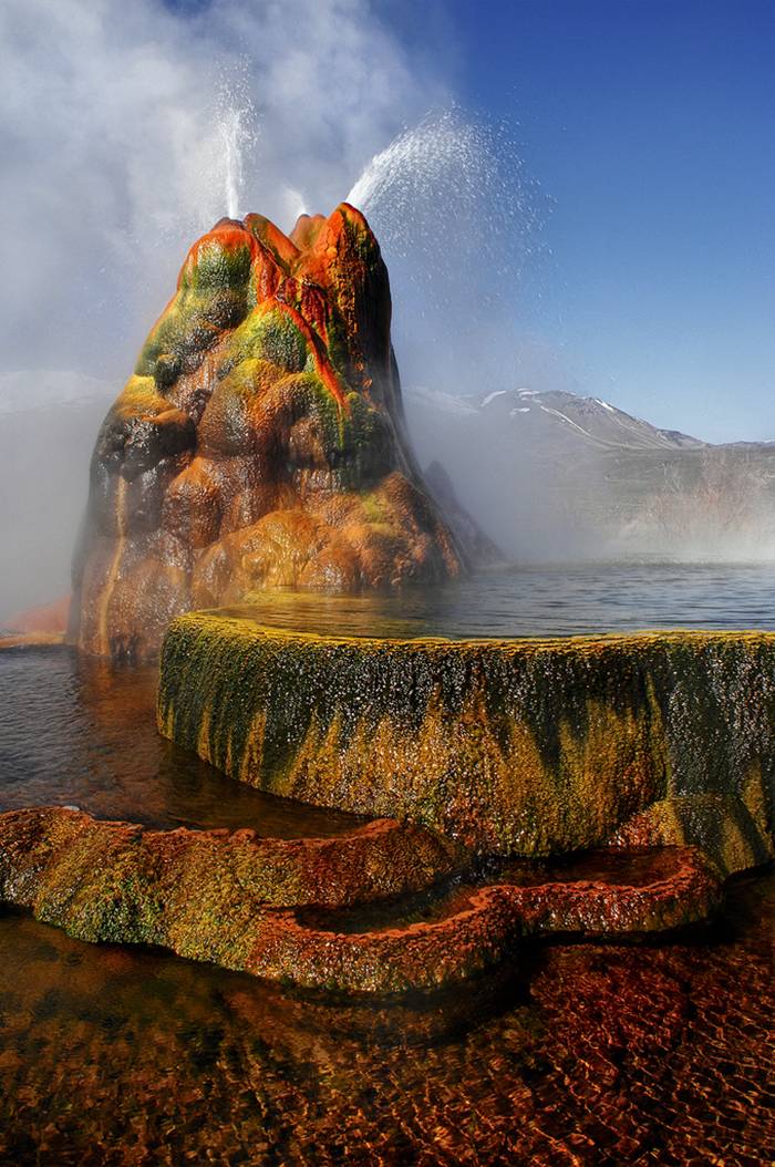 High eMail: Fly Geyser in the Nevada Desert