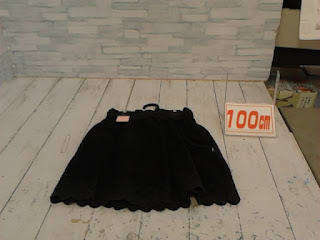 中古品　子供服　１００ｃｍ　ブラック　スカート　３３０円