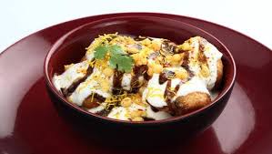 Bored Of Your Regular Samosa? Prepare Samosa Chaat For A Tangy Twist!