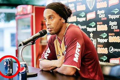 Ronaldinho pays $772,000 for a can of Pepsi making it the most expensive can of pepsi till date