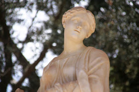 Estatua de Ariadna en el Parc del Laberint