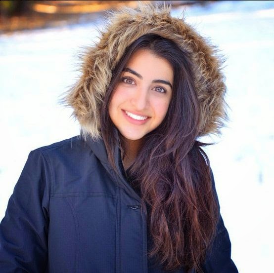 Profil Luciana Zogbi Bidadari Penguasa Youtube  Nanas Biru