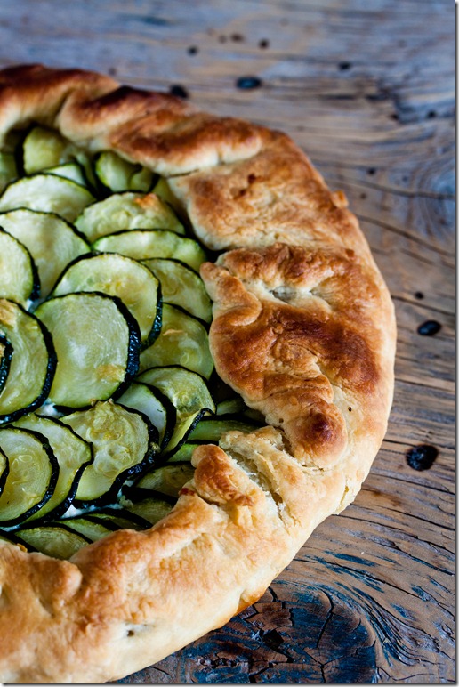Τάρτα με κολοκυθάκια και ανθότυρο Zucchini and Ricotta Galette (1 von 3)