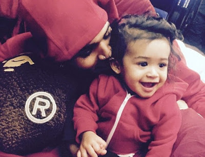 Chris Brown diz que mãe da sua filha a usa como “Vale-Refeição