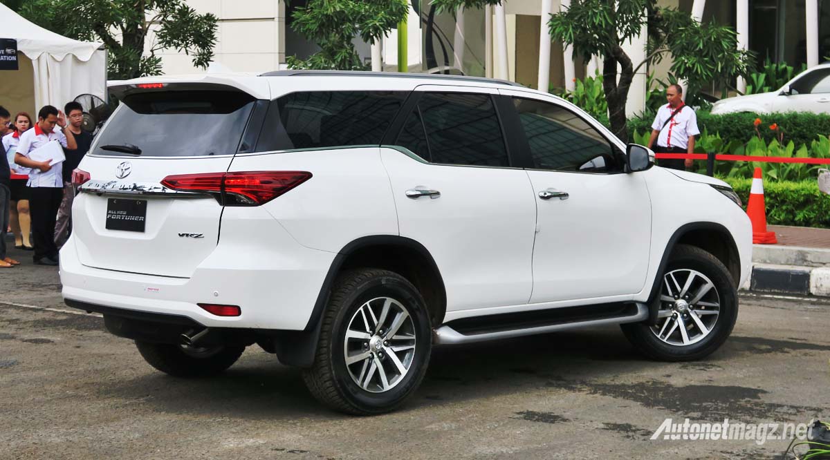 Toyota Fortuner VS Mitsubishi Pajero Sport