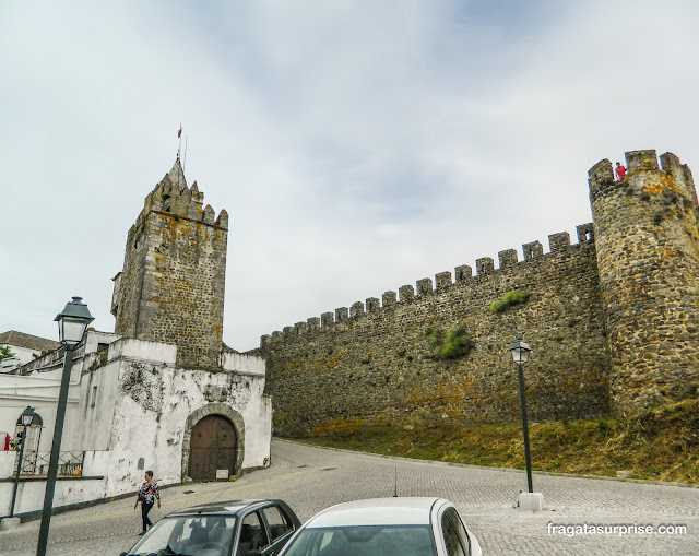 Acesso ao Castelo de Montemor-o-Novo em Portugal
