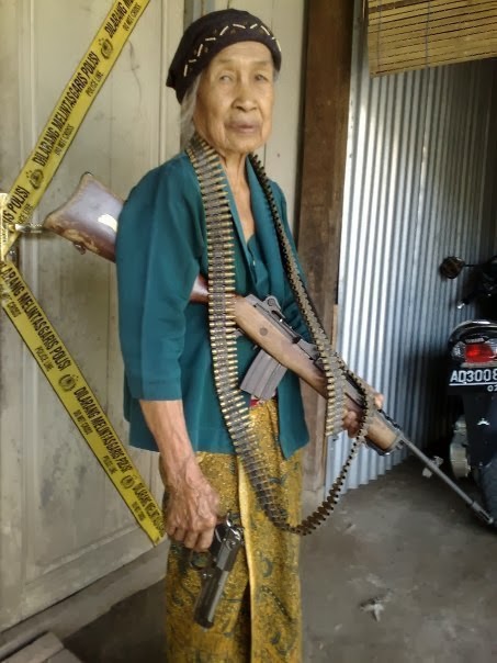 Foto Lucu Nenek Nenek Kocak Bikin Ngakak - Info menarik 