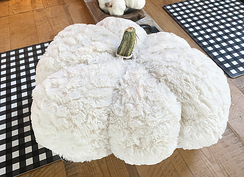 Make an Easy Pumpkin Shaped Pillow